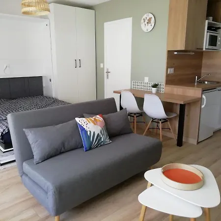 Apartment Joli Renove Aux Minimes La Rochelle Avec Terrasse La Rochelle (Charente-Maritime)
