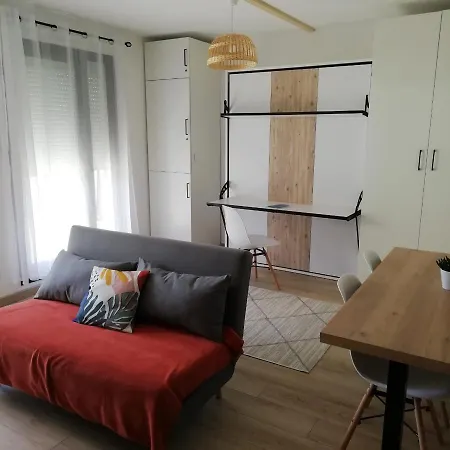 Apartment Joli Renove Aux Minimes La Rochelle Avec Terrasse