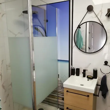 Joli Renove Aux Minimes La Rochelle Avec Terrasse Apartment