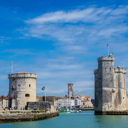 Apartment Joli Renove Aux Minimes La Rochelle Avec Terrasse La Rochelle (Charente-Maritime)